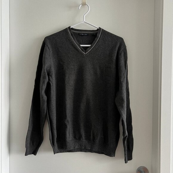 2for$30🏷Van Heusen Studio Charcoal Grey V-Neck Knit Sweater - Picture 1 of 10